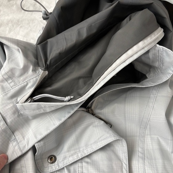 LL Bean SMALL PETITE Gray Grey Long Rain Jacket waterproof hood - Picture 4 of 9
